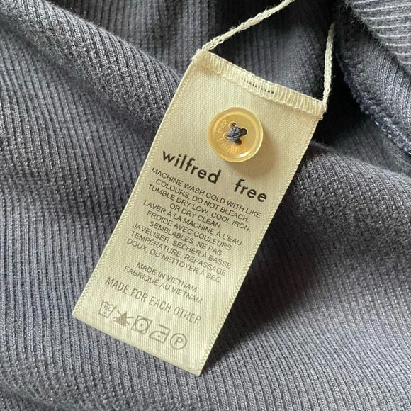 👚Wilfred Free by Aritzia  Dusty Blue Crop Top! Woman’s Size Small 👚 - Picture 9 of 11